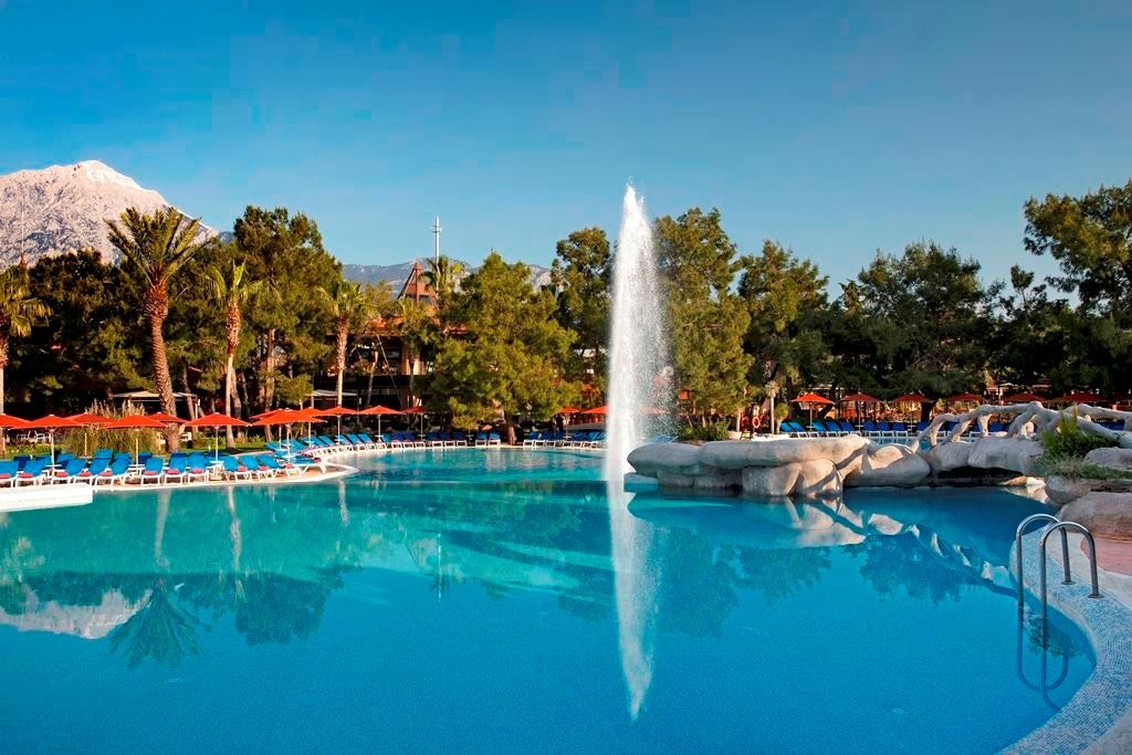 pools-outdoor-pool