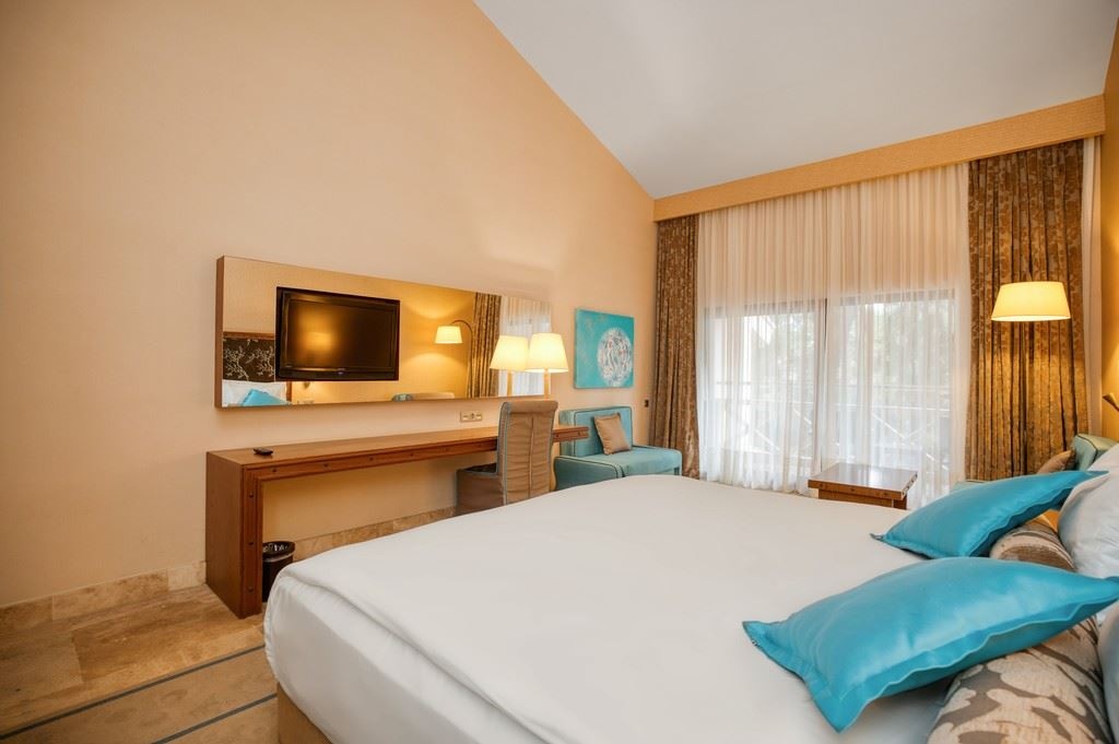 rooms-deluxe-room