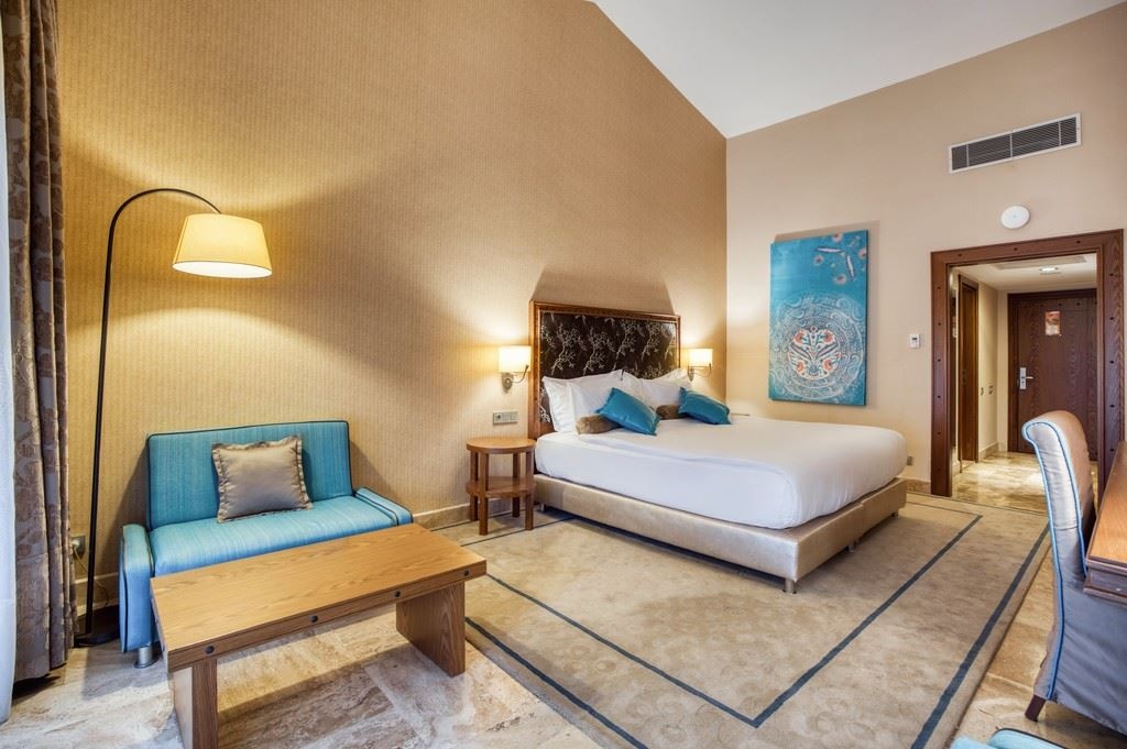 rooms-deluxe-room