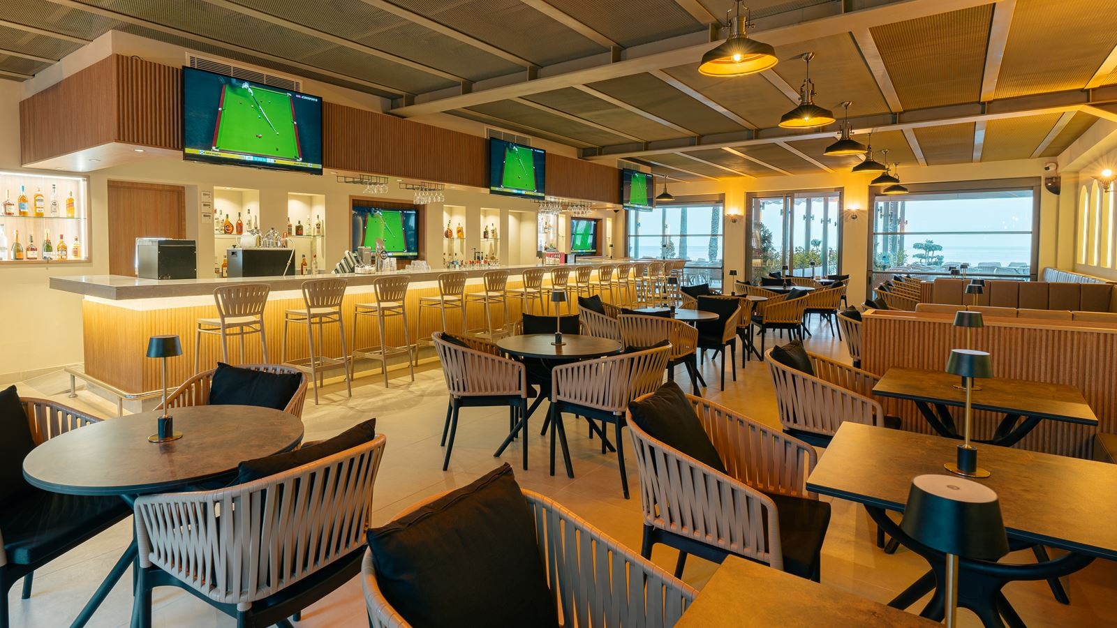 bars-the-compass-sport-bar