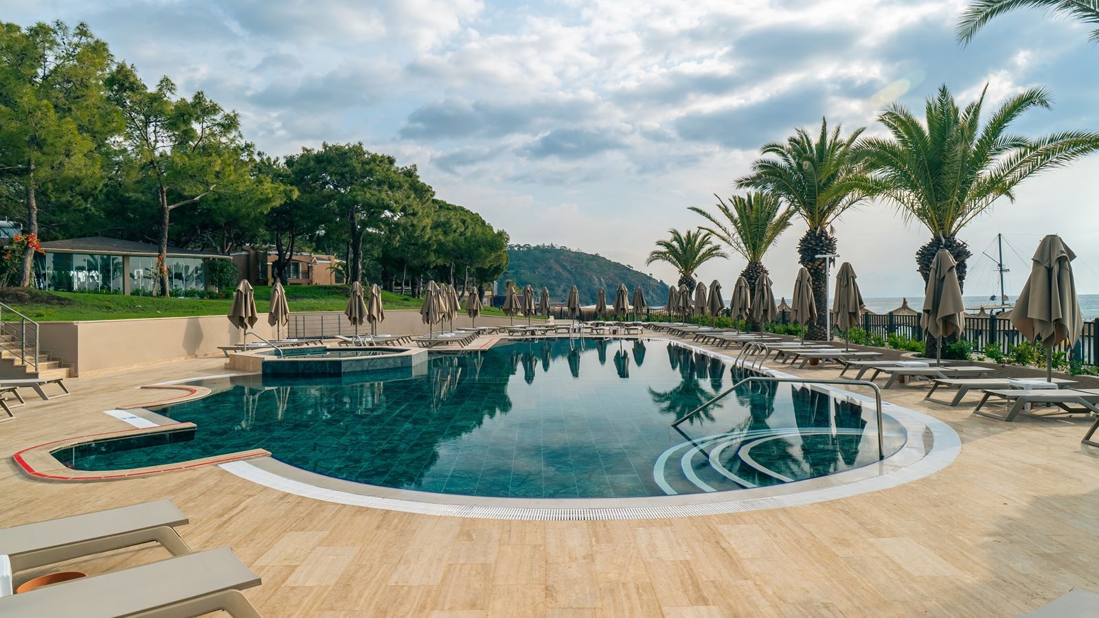 pools-outdoor-pool