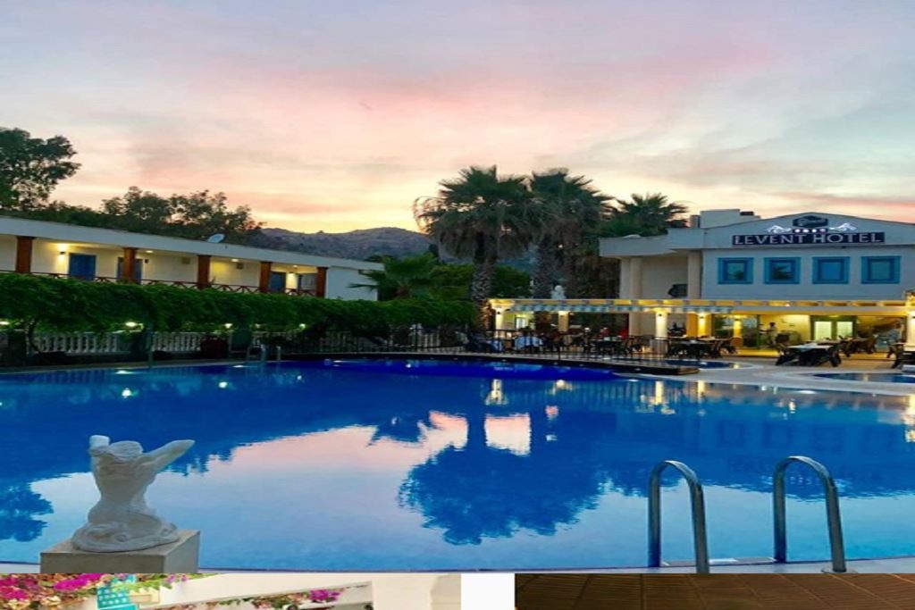 pools-outdoor-pool