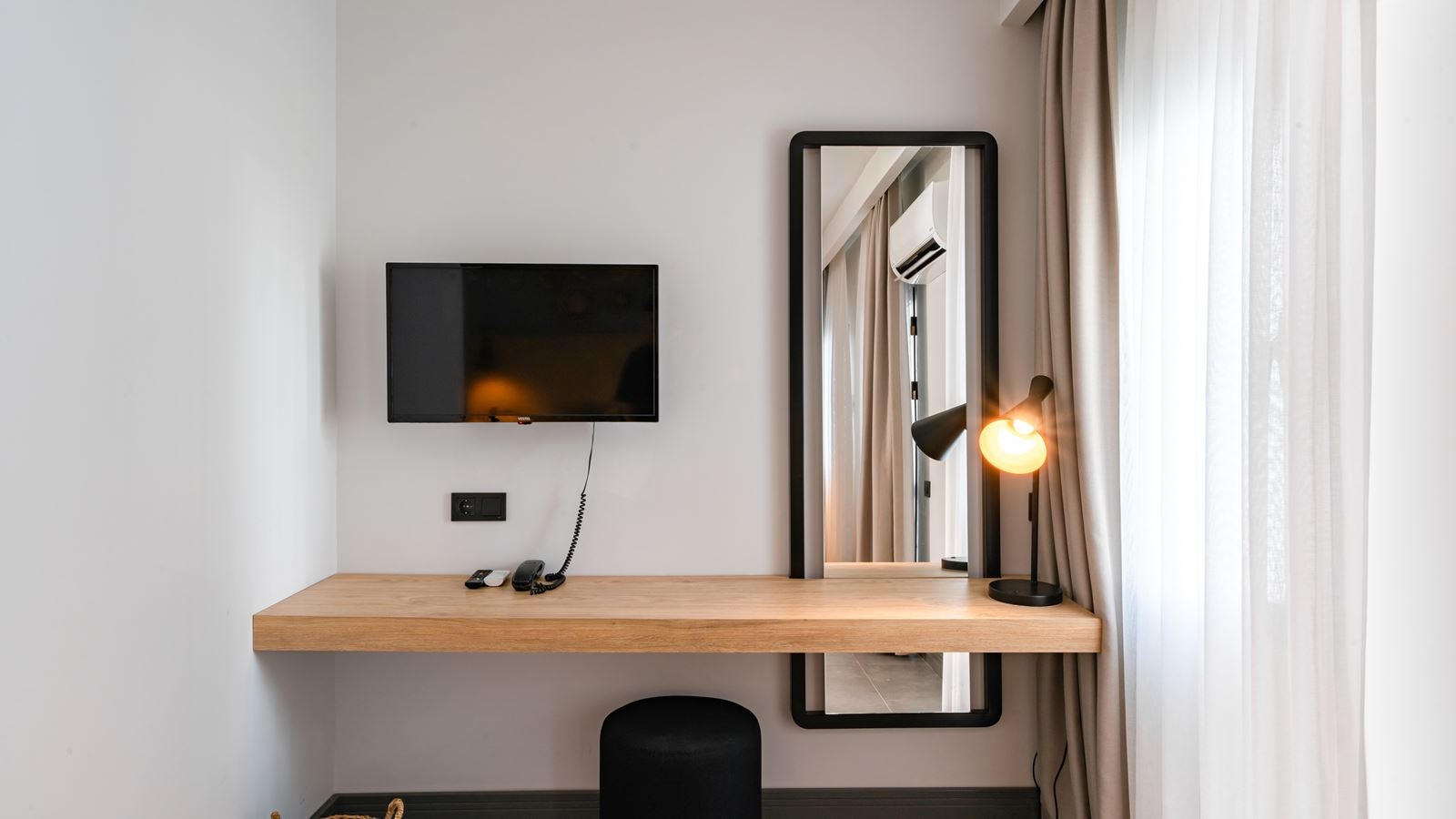 rooms-deluxe-room