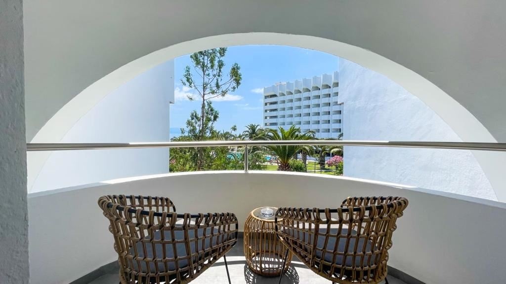 rooms-deluxe-room