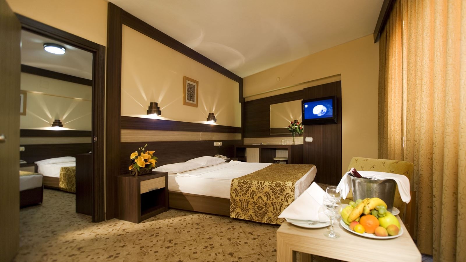 rooms-family-room