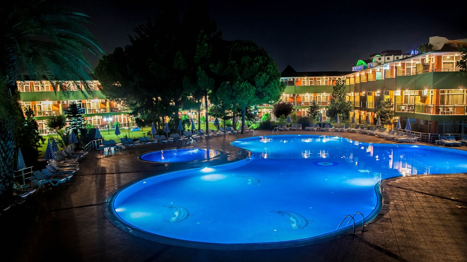 pools-outdoor-pool