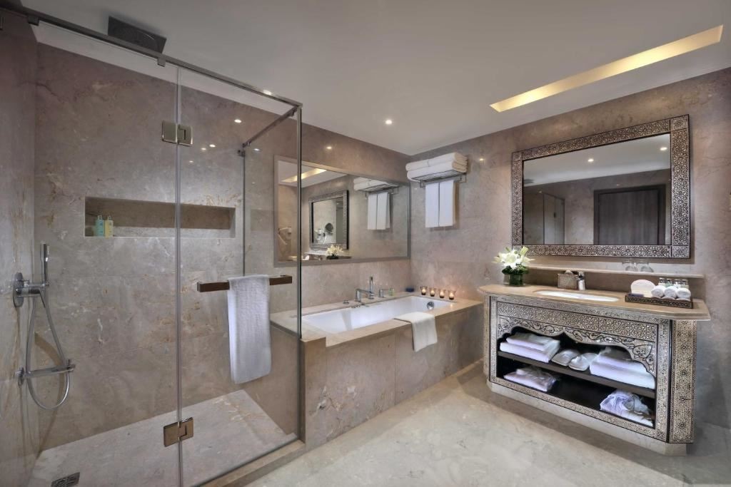rooms-deluxe-suite