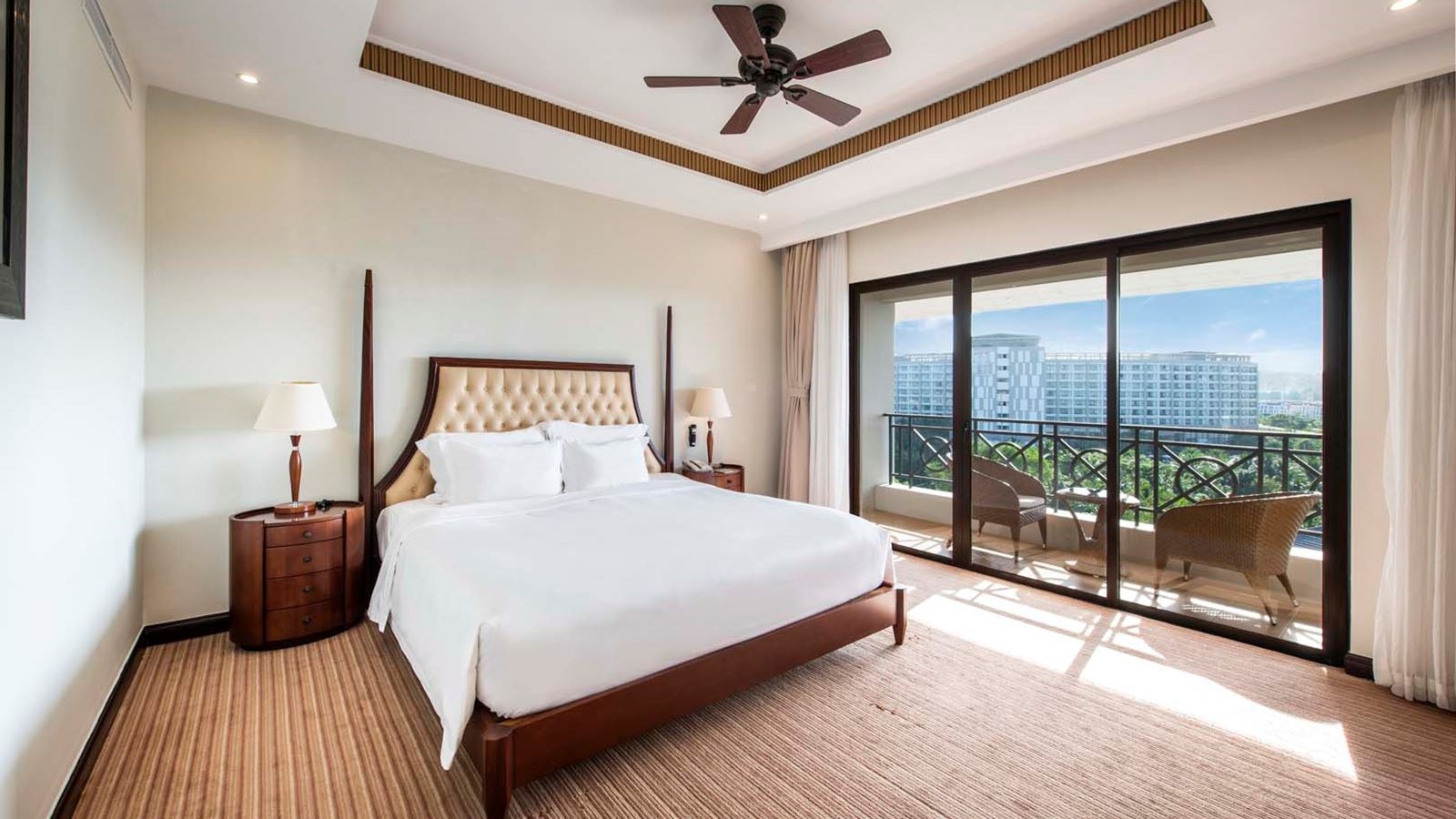 rooms-executive-suite-ocean-view